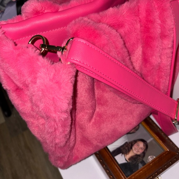 Juicy Couture Vibrant Pink Fuzzy Tote - Picture 3 of 3